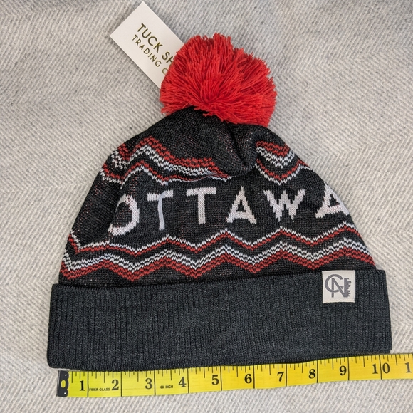 Ottawa Toque - Grey/Red - Picture 2 of 3